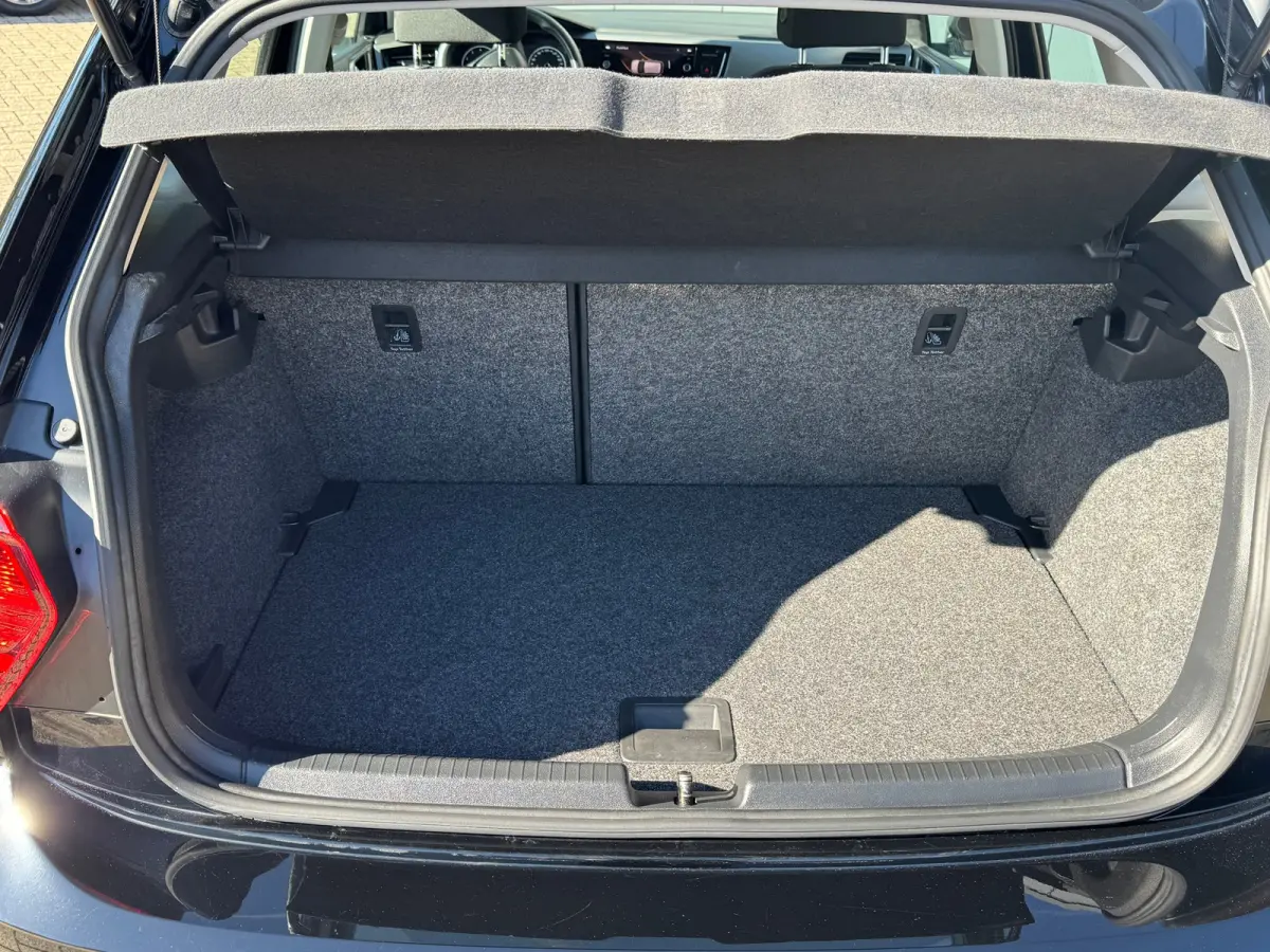 1.0 TSI Comfortline * Navigatiesysteem * Stoelverwarming * Parkeersensoren *