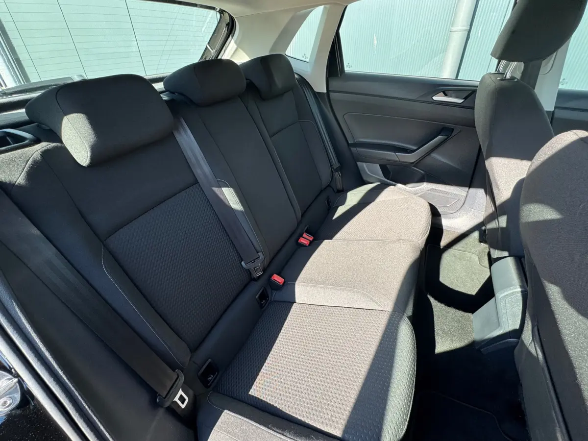 1.0 TSI Comfortline * Navigatiesysteem * Stoelverwarming * Parkeersensoren *