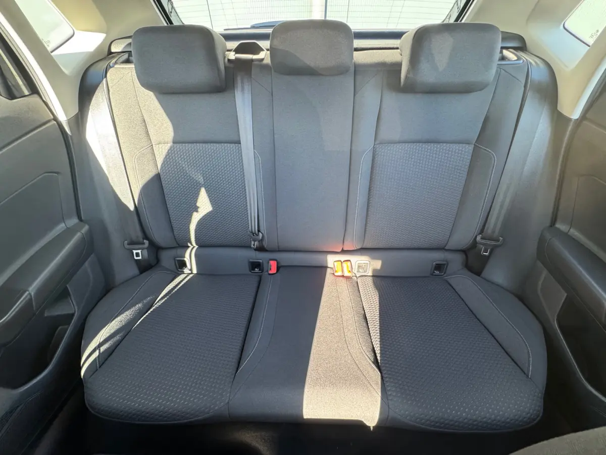 1.0 TSI Comfortline * Navigatiesysteem * Stoelverwarming * Parkeersensoren *