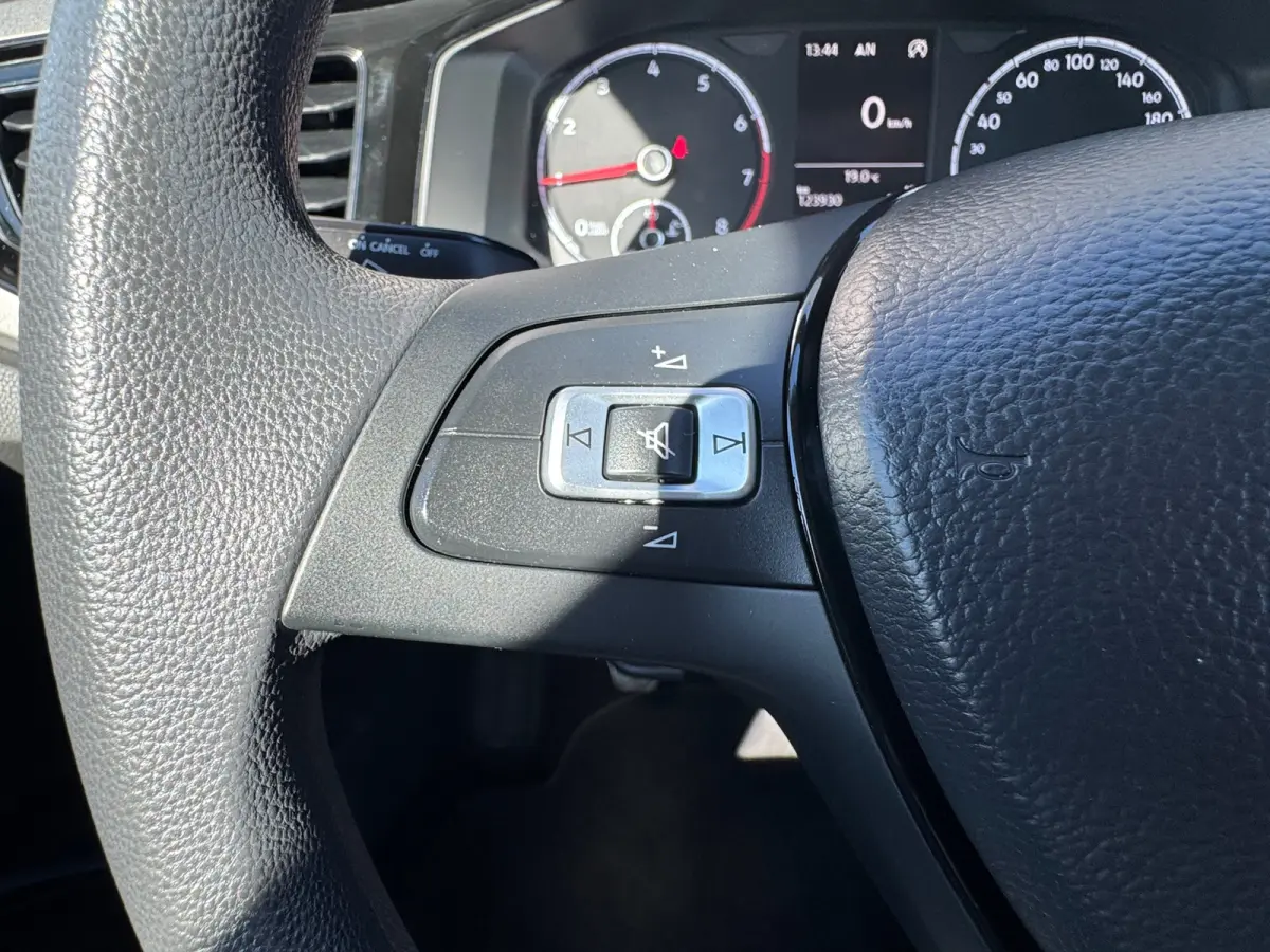 1.0 TSI Comfortline * Navigatiesysteem * Stoelverwarming * Parkeersensoren *