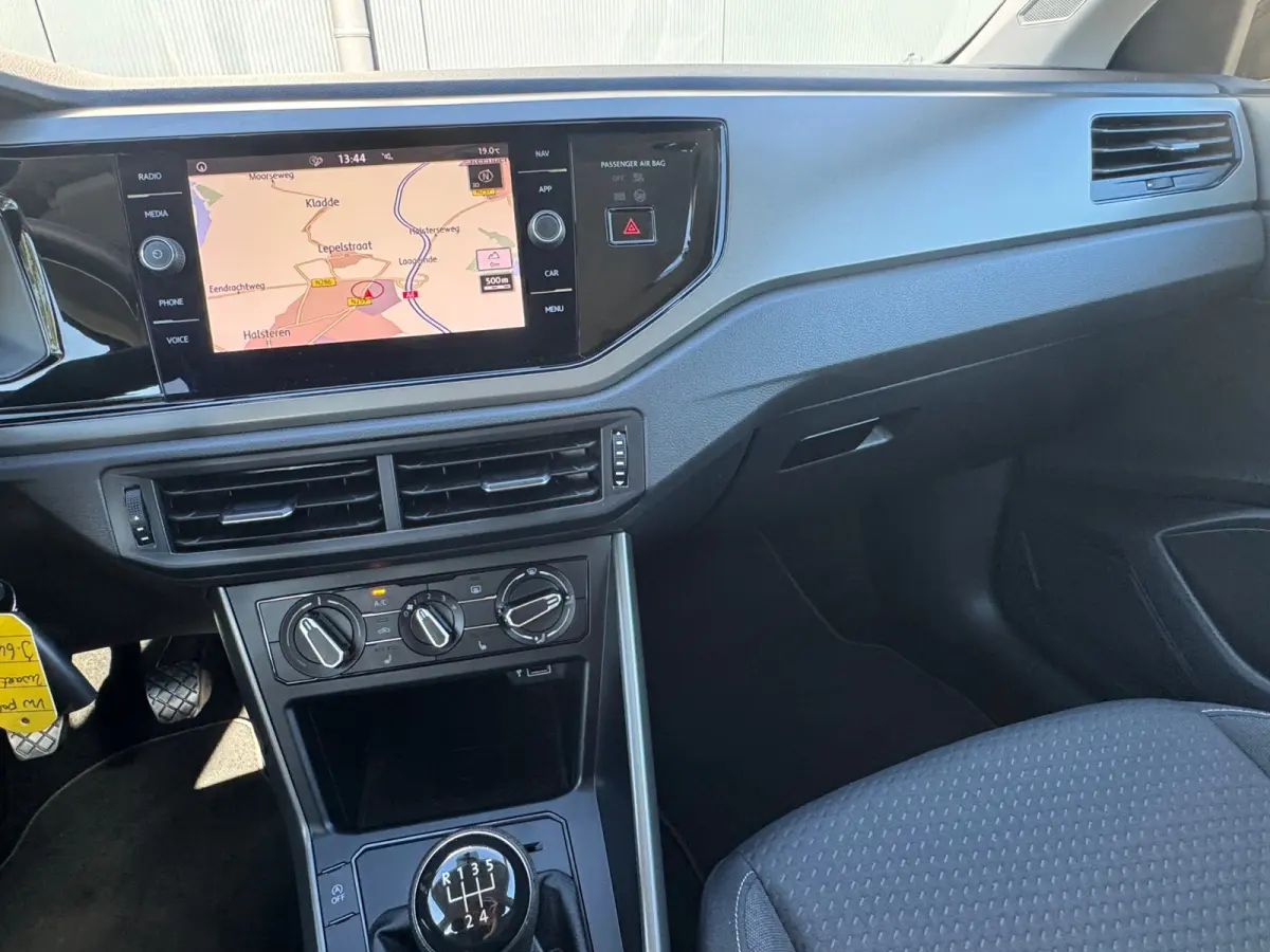 1.0 TSI Comfortline * Navigatiesysteem * Stoelverwarming * Parkeersensoren *
