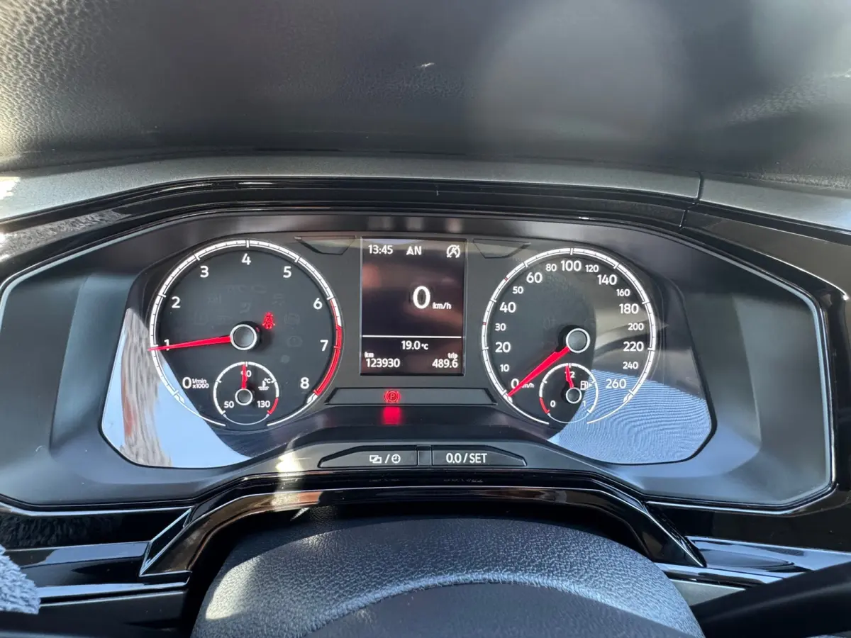 1.0 TSI Comfortline * Navigatiesysteem * Stoelverwarming * Parkeersensoren *