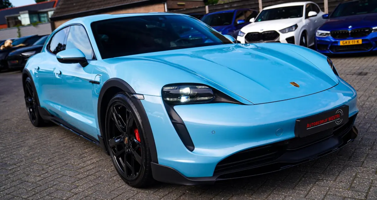 4S 93 kWh | 4 Wiel besturing | Bose | Camera | Ijsblauw Metallic | 490PK