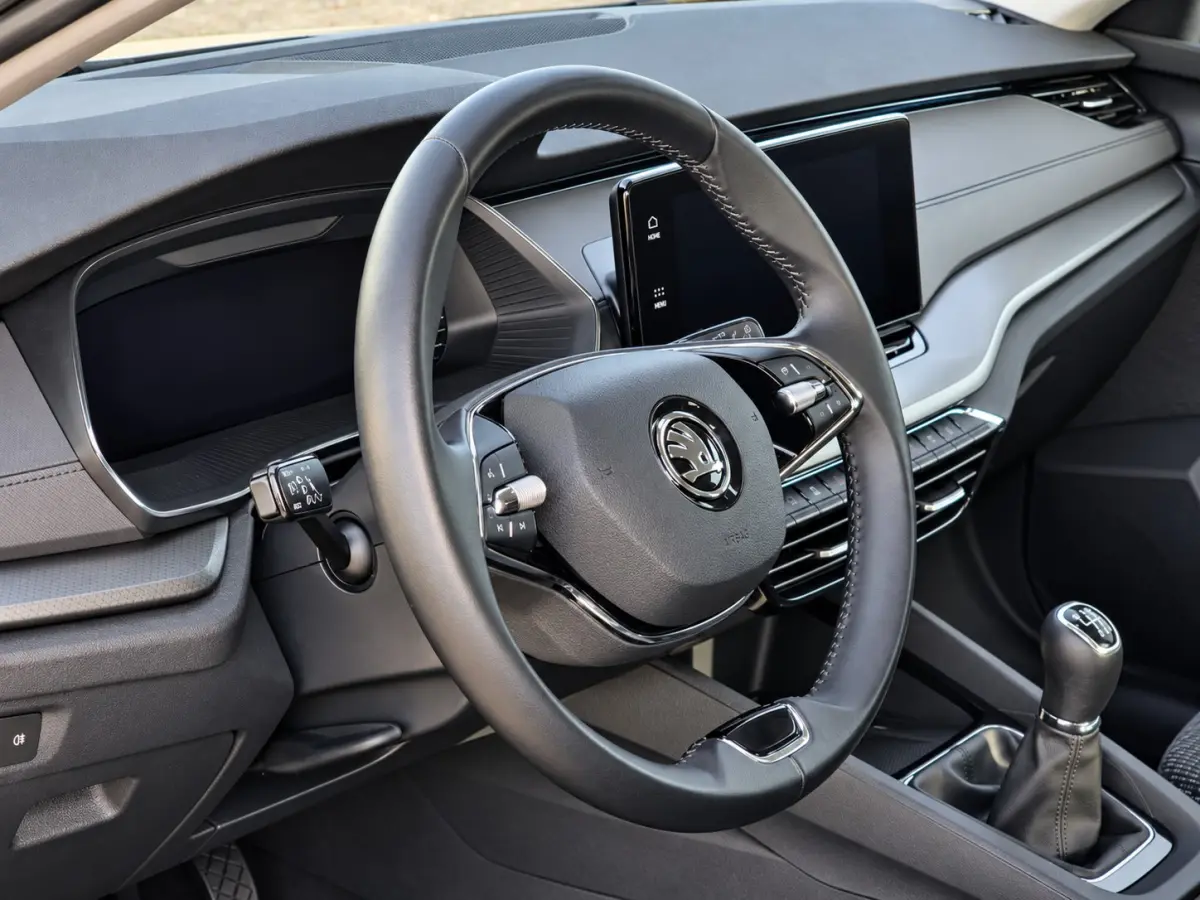 1.0 TSI Business Edition | Apple car play | Android Auto |