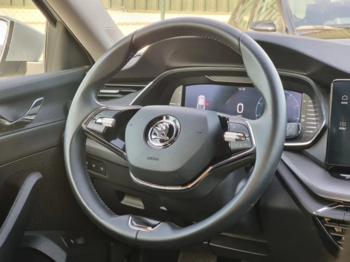 1.0 TSI Business Edition | Apple car play | Android Auto |