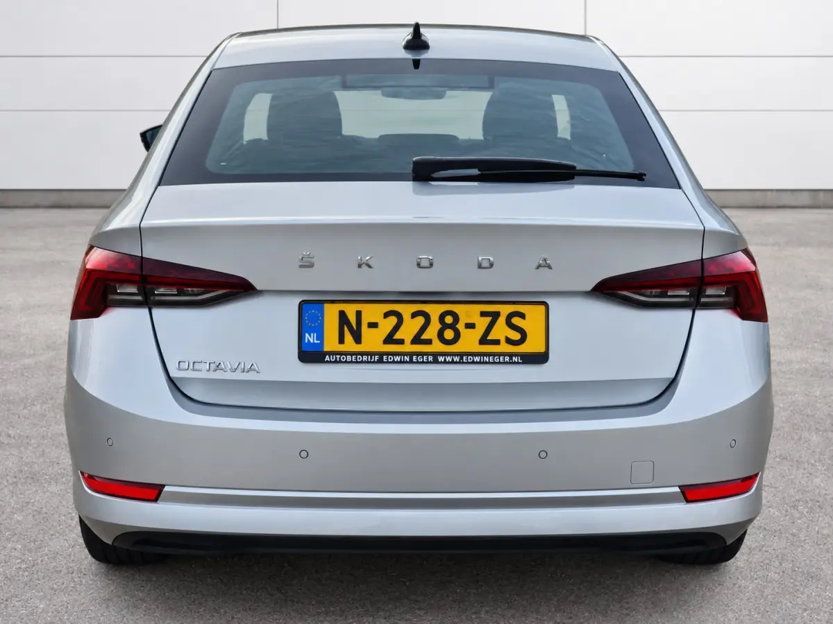 1.0 TSI Business Edition | Apple car play | Android Auto |