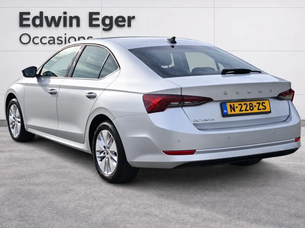 1.0 TSI Business Edition | Apple car play | Android Auto |
