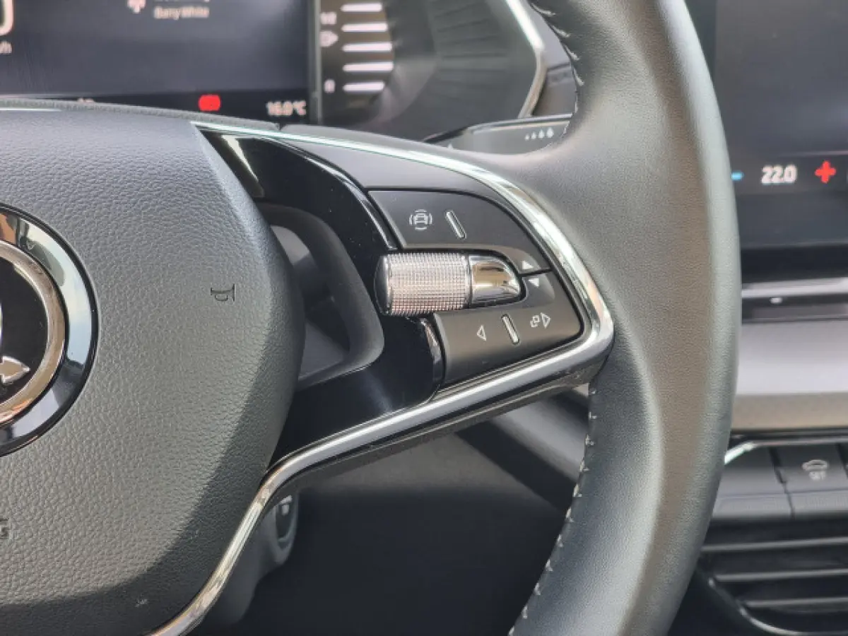 1.0 TSI Business Edition | Apple car play | Android Auto |