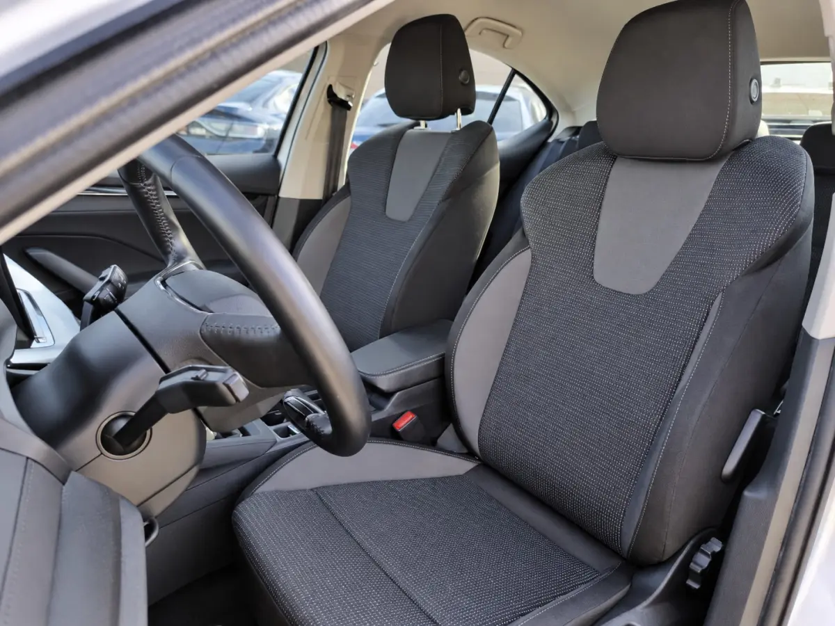 1.0 TSI Business Edition | Apple car play | Android Auto |