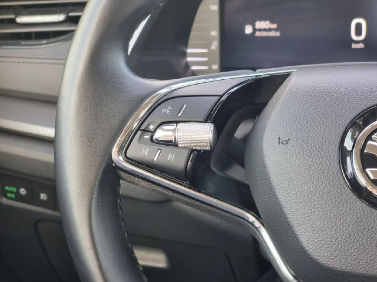 1.0 TSI Business Edition | Apple car play | Android Auto |