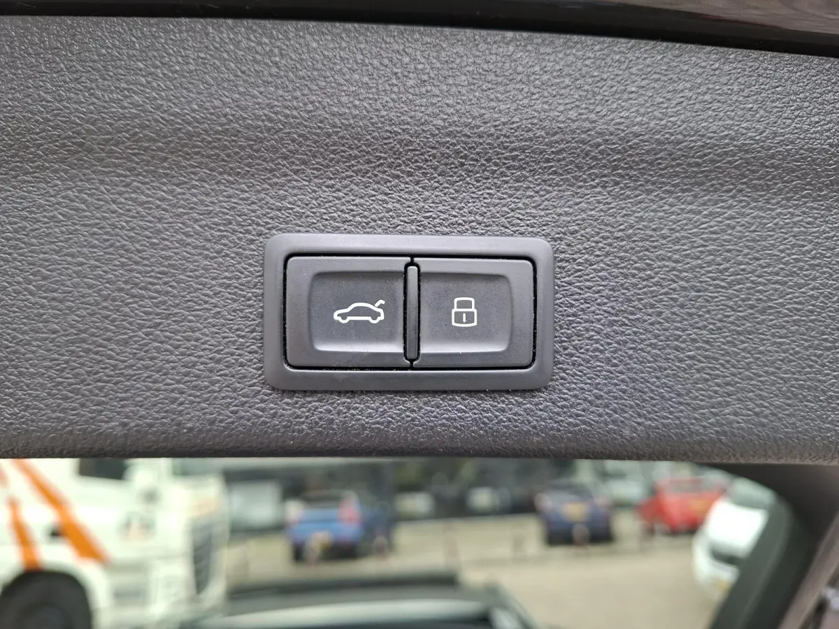 55 TFSI e quattro Competition PHEV/S-line/Panoramadak/SOH 96%/Bang & Olufsen20inh LM/Camera/Carplay/Matrix-LED/Privacy Glass