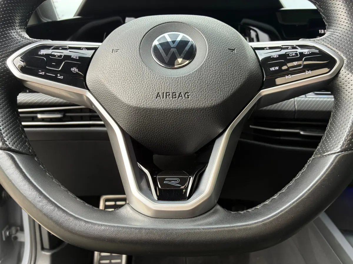 1.5 eTSI R-Line Business+|Automaat|Panoramadak|Camera|Navigatie|CarPlay|CruiseControl|Climatronic|Goed Onderhouden