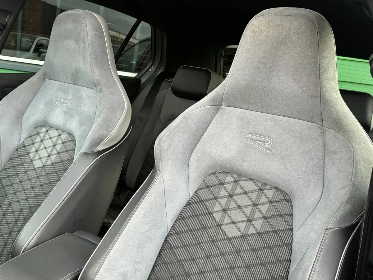 1.5 eTSI R-Line Business+|Automaat|Panoramadak|Camera|Navigatie|CarPlay|CruiseControl|Climatronic|Goed Onderhouden