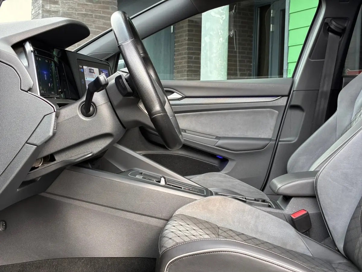 1.5 eTSI R-Line Business+|Automaat|Panoramadak|Camera|Navigatie|CarPlay|CruiseControl|Climatronic|Goed Onderhouden