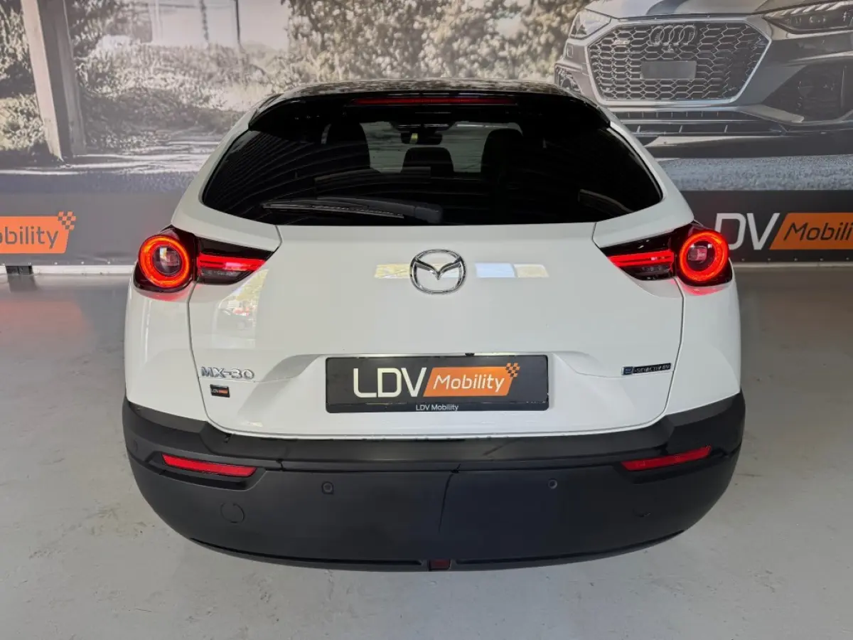 e-SkyActiv EV 145 Advantage 36 kWh / 27971 km / CarPlay / All-season banden.
