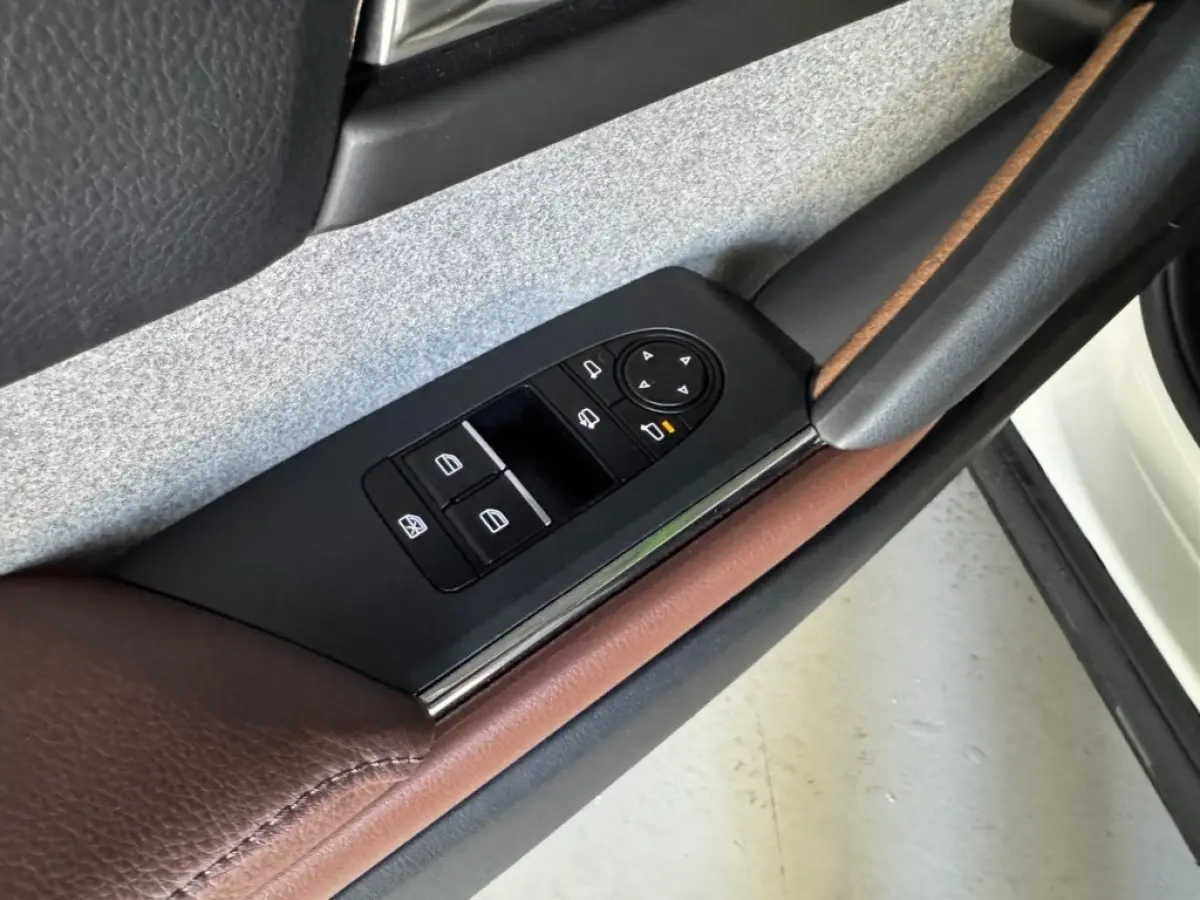 e-SkyActiv EV 145 Advantage 36 kWh / 27971 km / CarPlay / All-season banden.