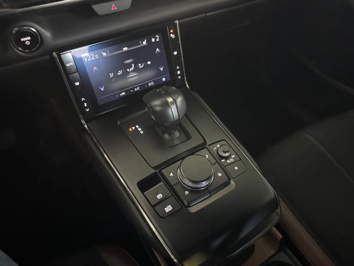 e-SkyActiv EV 145 Advantage 36 kWh / 27971 km / CarPlay / All-season banden.