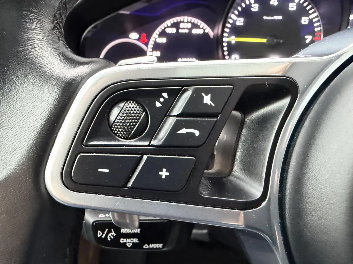 3.0 E-Hybrid Sport Chrono | Panoramadak | 360* Camera | Luchtvering | Bose |