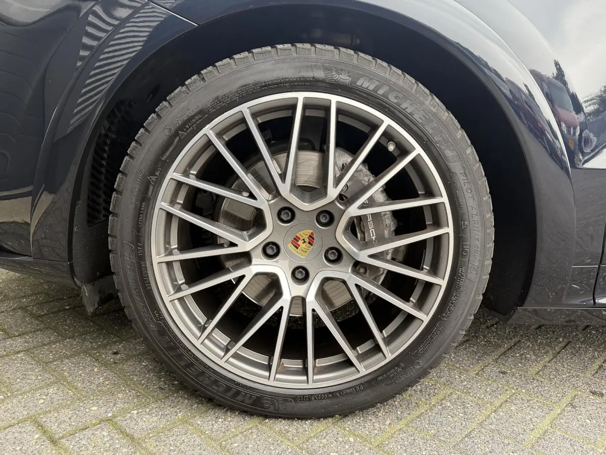 3.0 E-Hybrid Sport Chrono | Panoramadak | 360* Camera | Luchtvering | Bose |