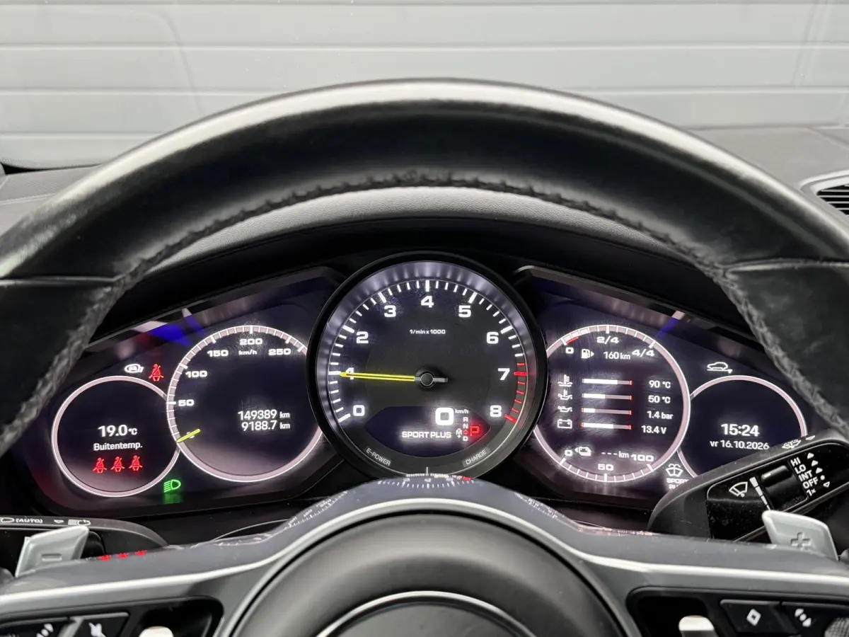 3.0 E-Hybrid Sport Chrono | Panoramadak | 360* Camera | Luchtvering | Bose |