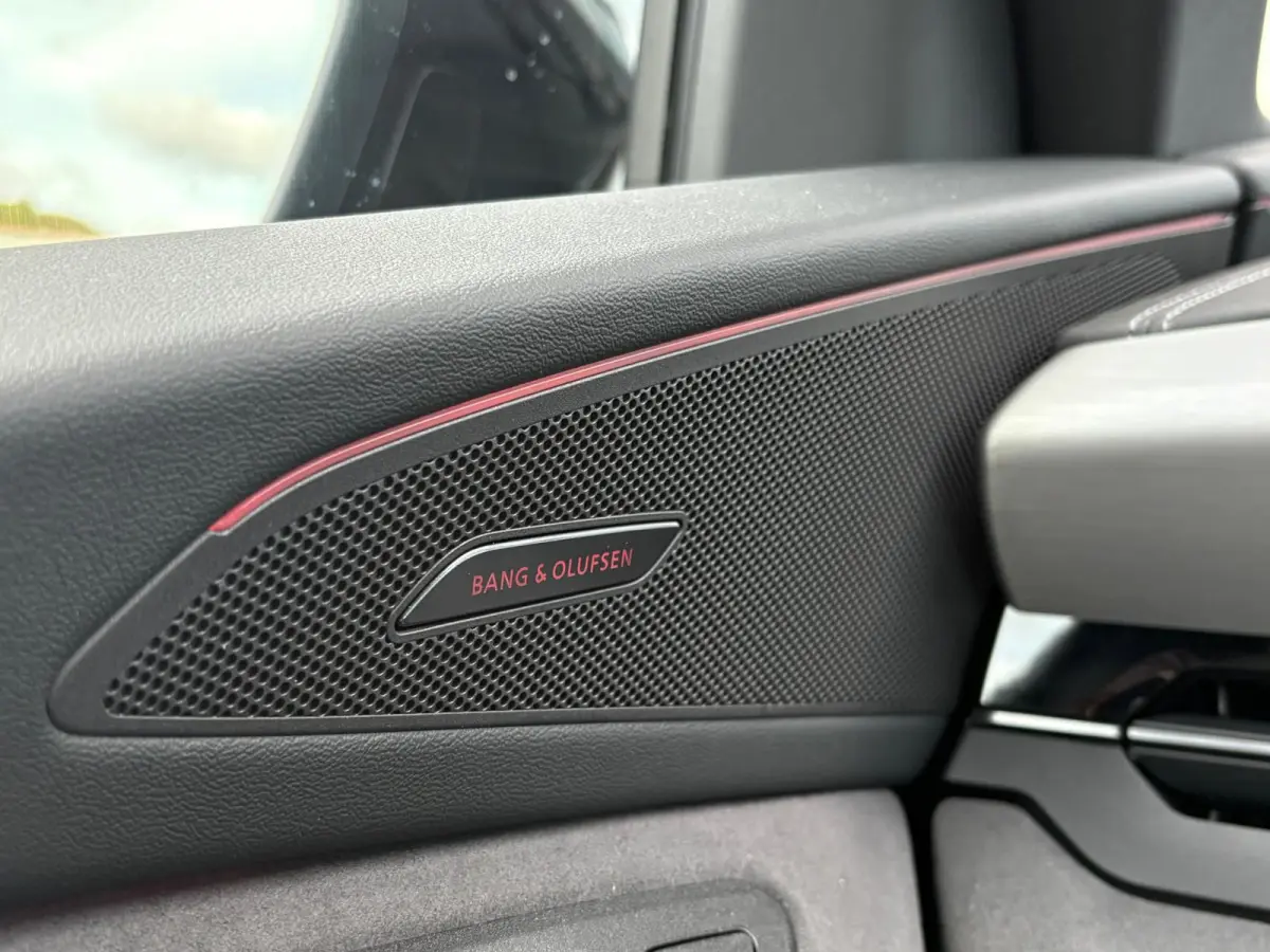 252pk S edition 83 kWh | Sportstoelen Plus | B&O Audio | Luchtvering | Trekhaak