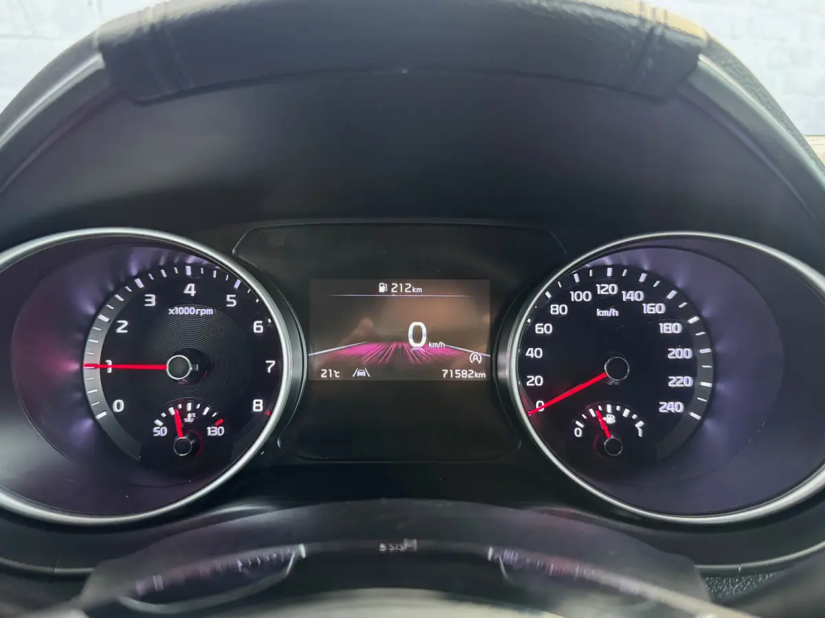 1.0 T-GDi DynamicPlusLine CarPlay Camera Stoel-Stuur verwarming Trekhaak
