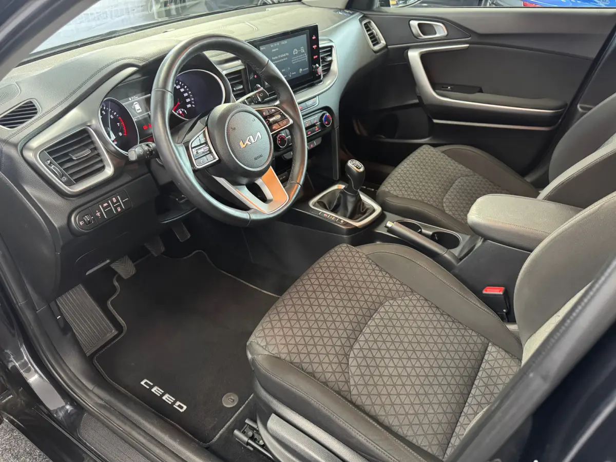 1.0 T-GDi DynamicPlusLine CarPlay Camera Stoel-Stuur verwarming Trekhaak