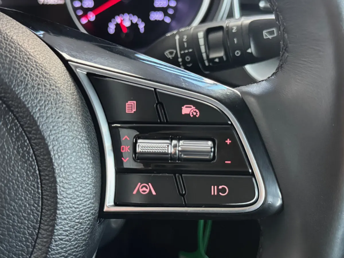 1.0 T-GDi DynamicPlusLine CarPlay Camera Stoel-Stuur verwarming Trekhaak