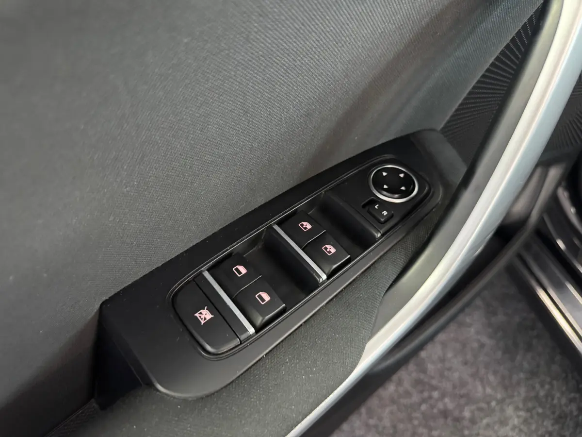 1.0 T-GDi DynamicPlusLine CarPlay Camera Stoel-Stuur verwarming Trekhaak