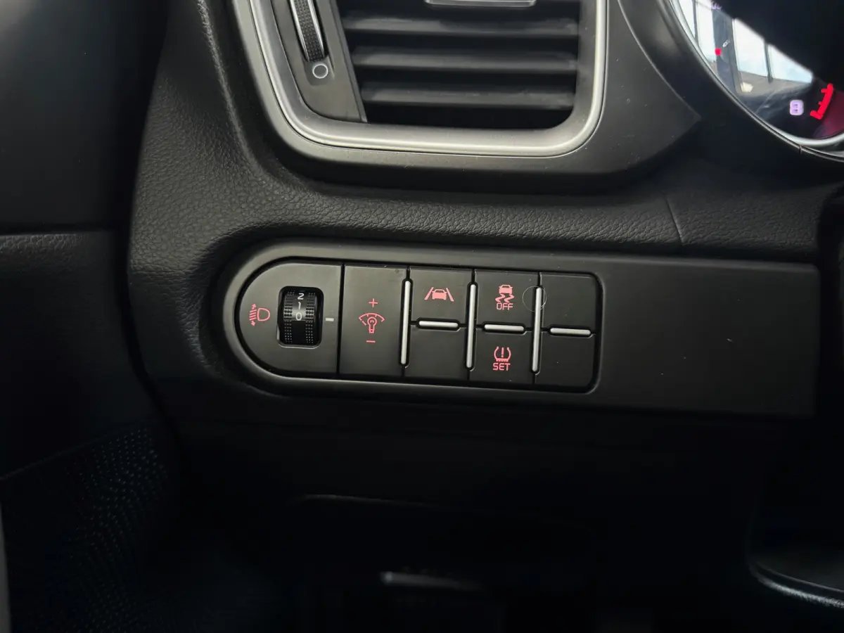 1.0 T-GDi DynamicPlusLine CarPlay Camera Stoel-Stuur verwarming Trekhaak