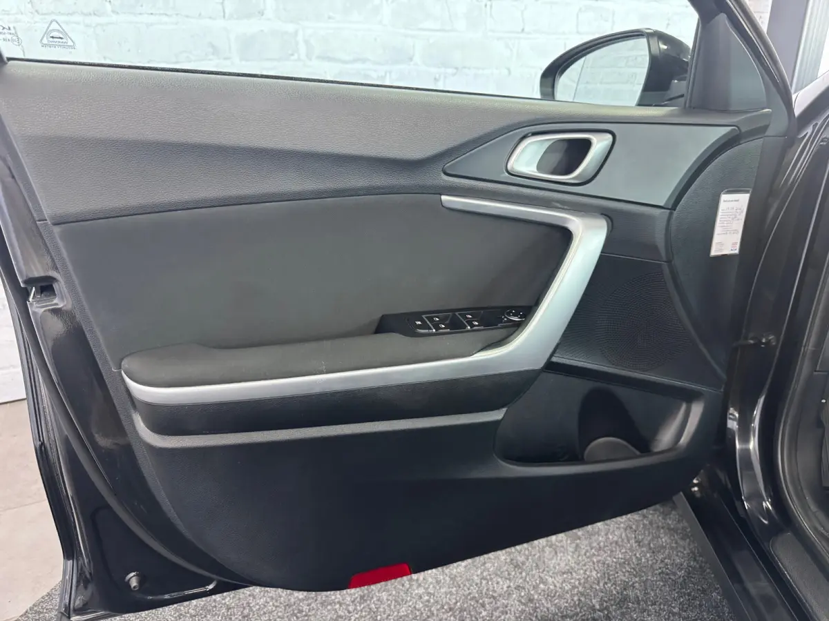 1.0 T-GDi DynamicPlusLine CarPlay Camera Stoel-Stuur verwarming Trekhaak