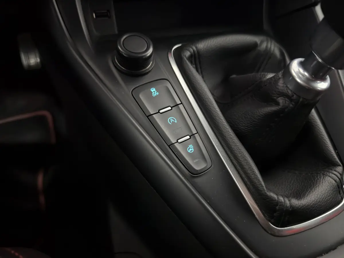 2.0 ST|DEALER ONDERHOUDEN|CARPLAY|INRUIL MOGELIJK|