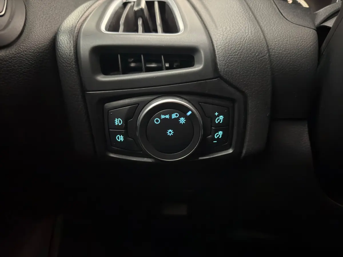 2.0 ST|DEALER ONDERHOUDEN|CARPLAY|INRUIL MOGELIJK|