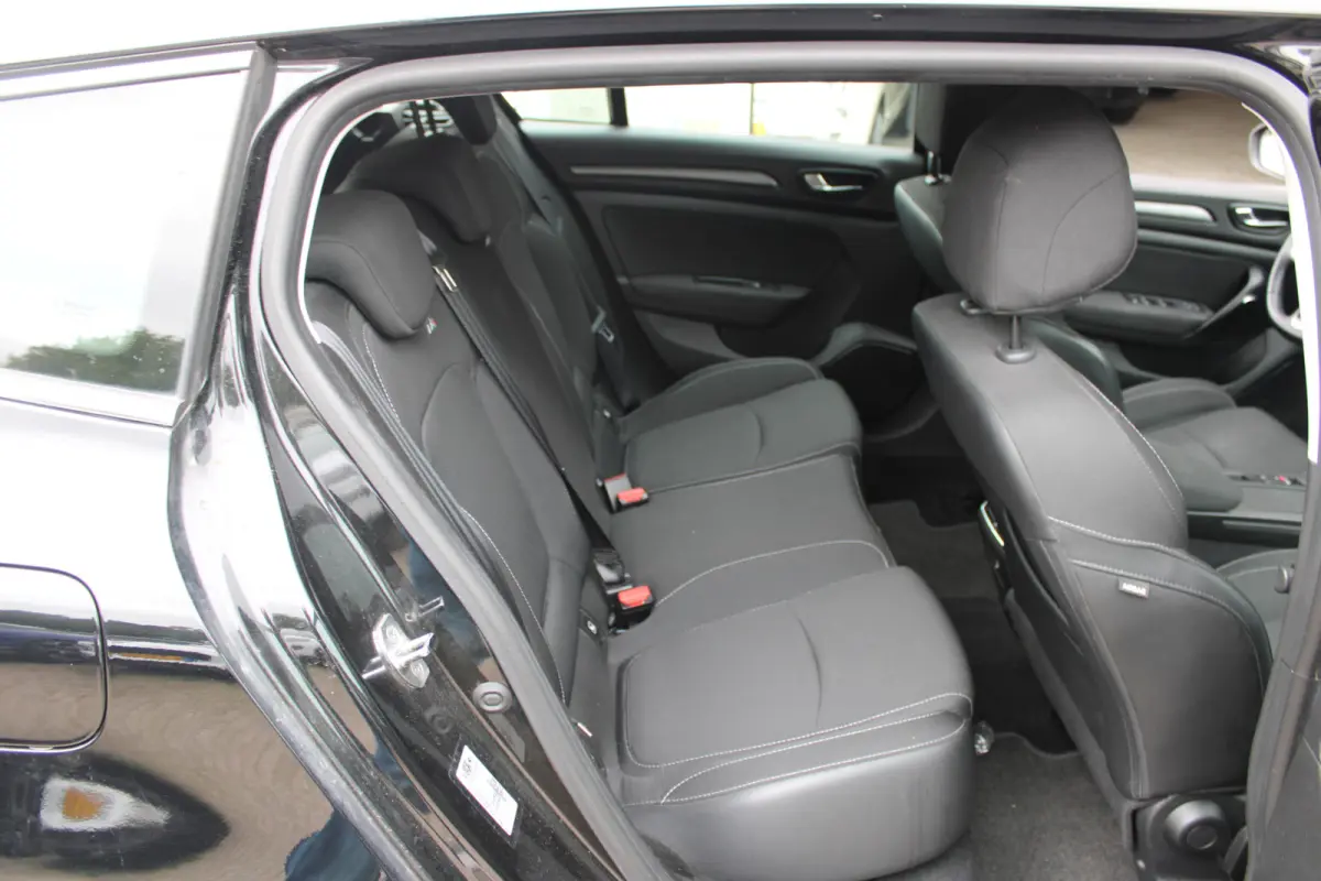 Estate 1.6 Plug-In Hybrid 160 Business Zen
