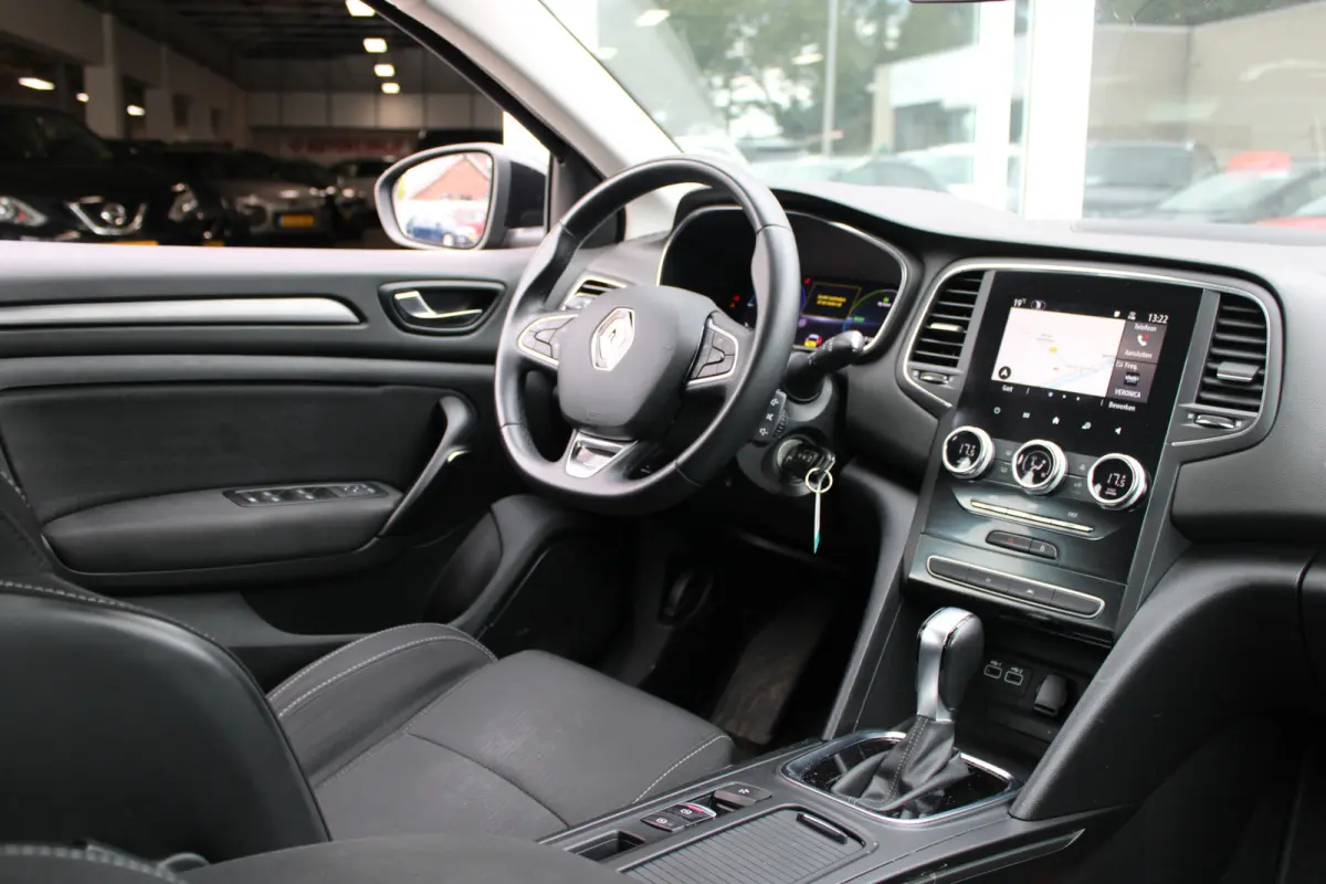 Estate 1.6 Plug-In Hybrid 160 Business Zen