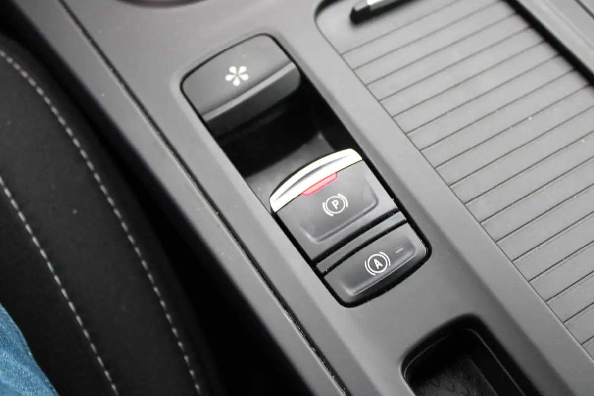 Estate 1.6 Plug-In Hybrid 160 Business Zen