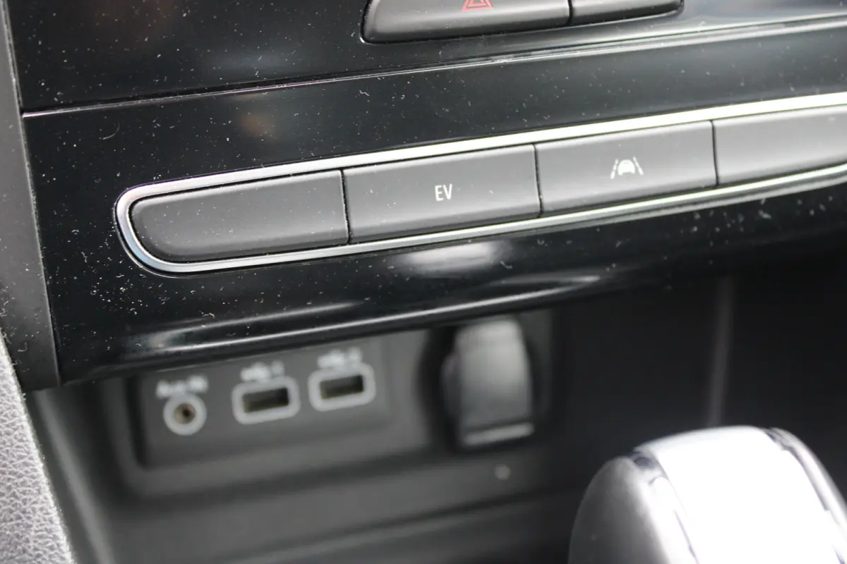 Estate 1.6 Plug-In Hybrid 160 Business Zen