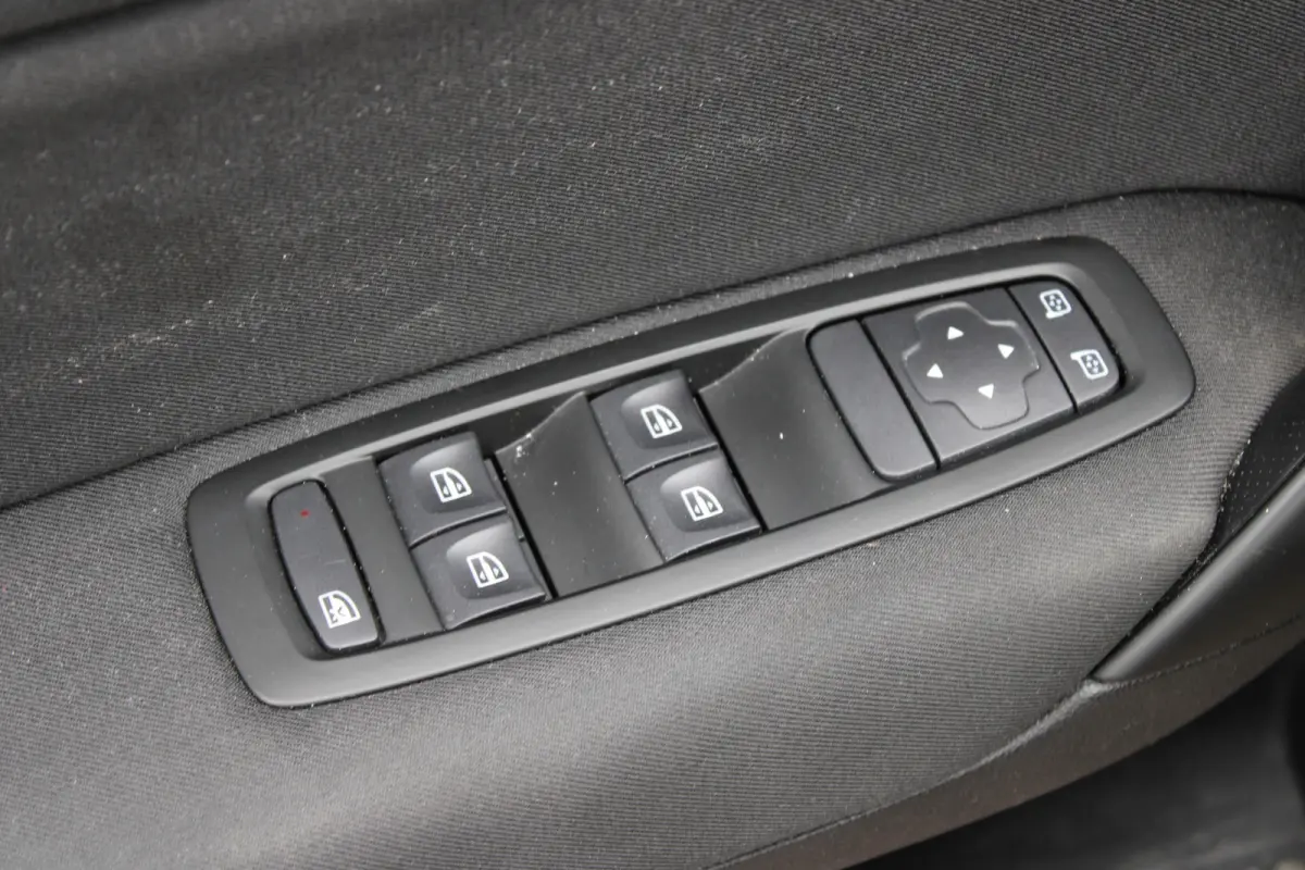 Estate 1.6 Plug-In Hybrid 160 Business Zen