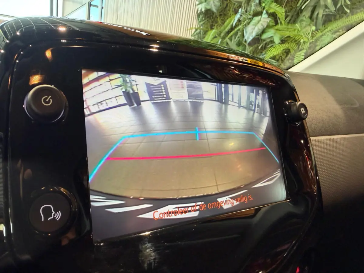1.0 e-VTi Allure Camera Apple car play cruise control