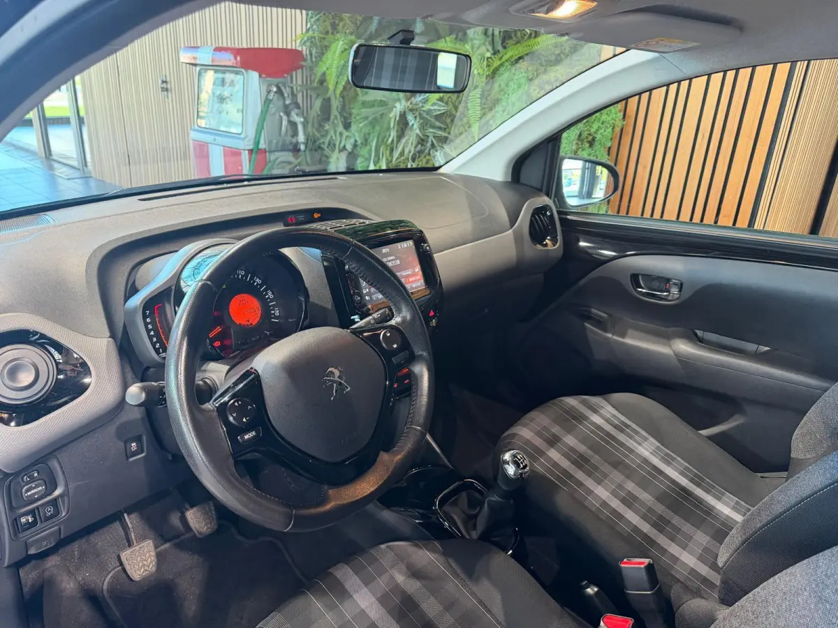 1.0 e-VTi Allure Camera Apple car play cruise control