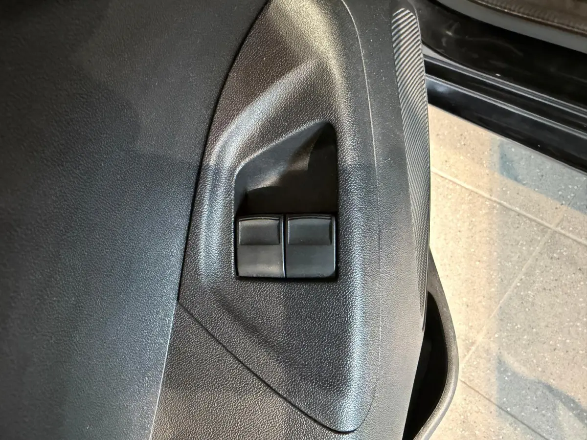 1.0 e-VTi Allure Camera Apple car play cruise control
