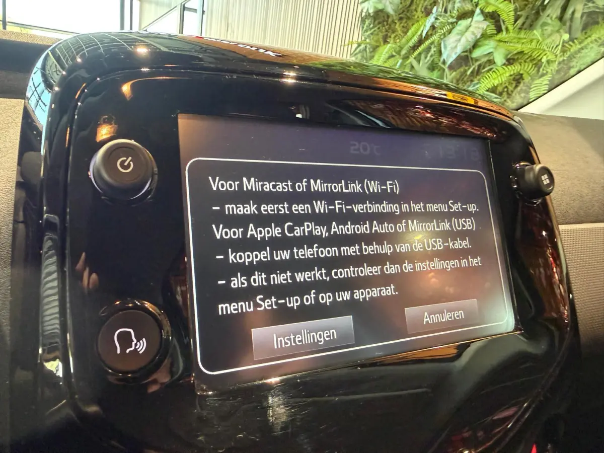 1.0 e-VTi Allure Camera Apple car play cruise control