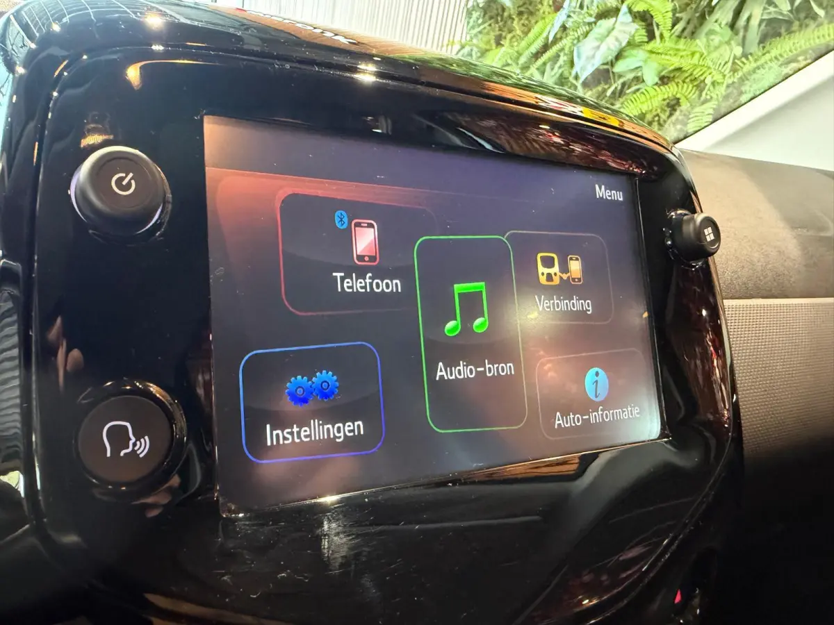 1.0 e-VTi Allure Camera Apple car play cruise control