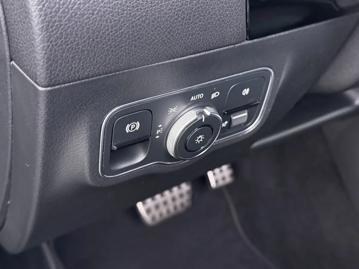 GLA 250 e AMG Line | Dodehoek Burmester Keyless Multibeam