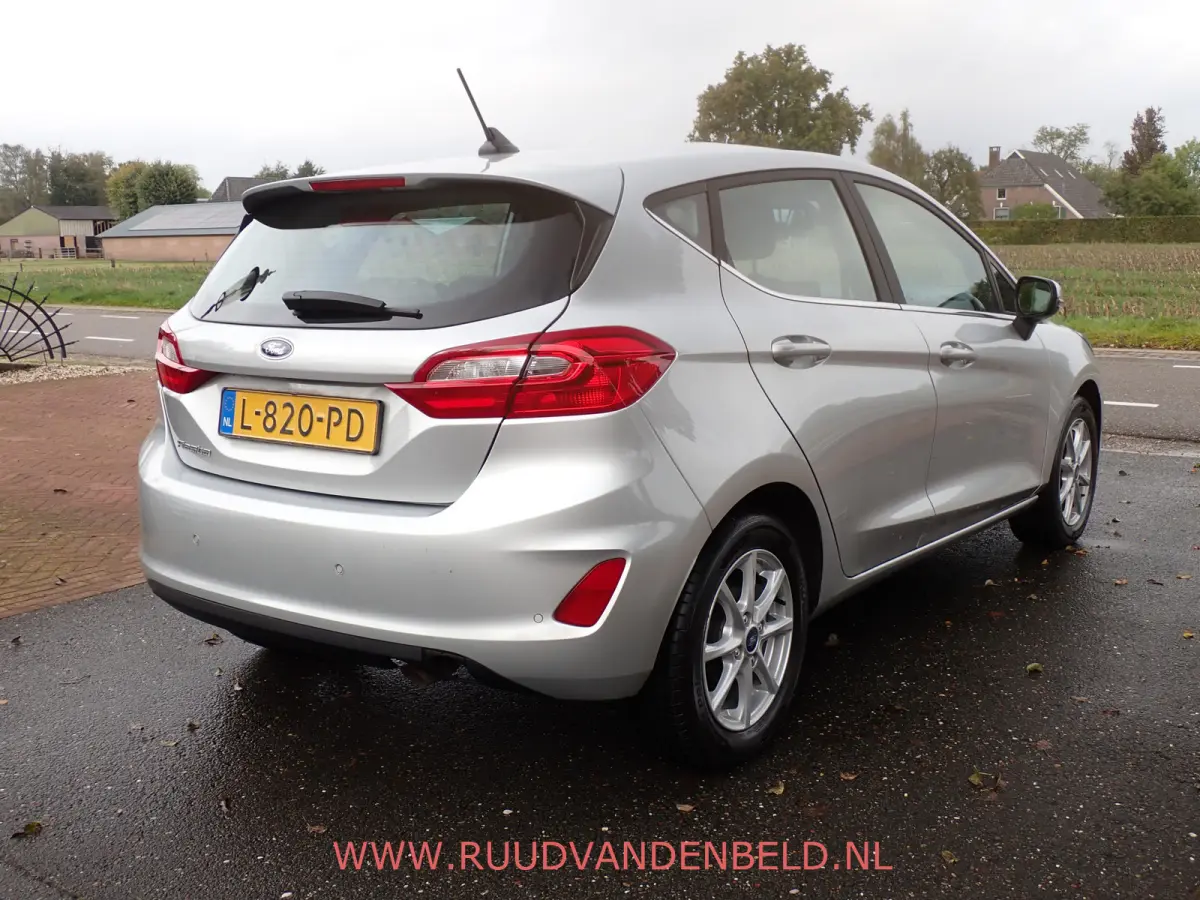 1.0 EcoBoost Titanium CARPLAY/KEYLESS/NAVI/CRUISE/PDC