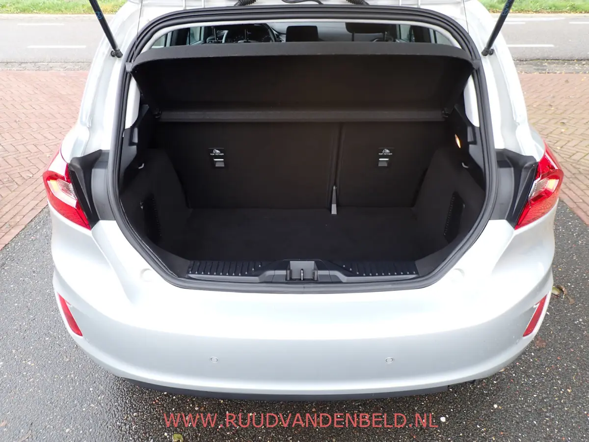 1.0 EcoBoost Titanium CARPLAY/KEYLESS/NAVI/CRUISE/PDC