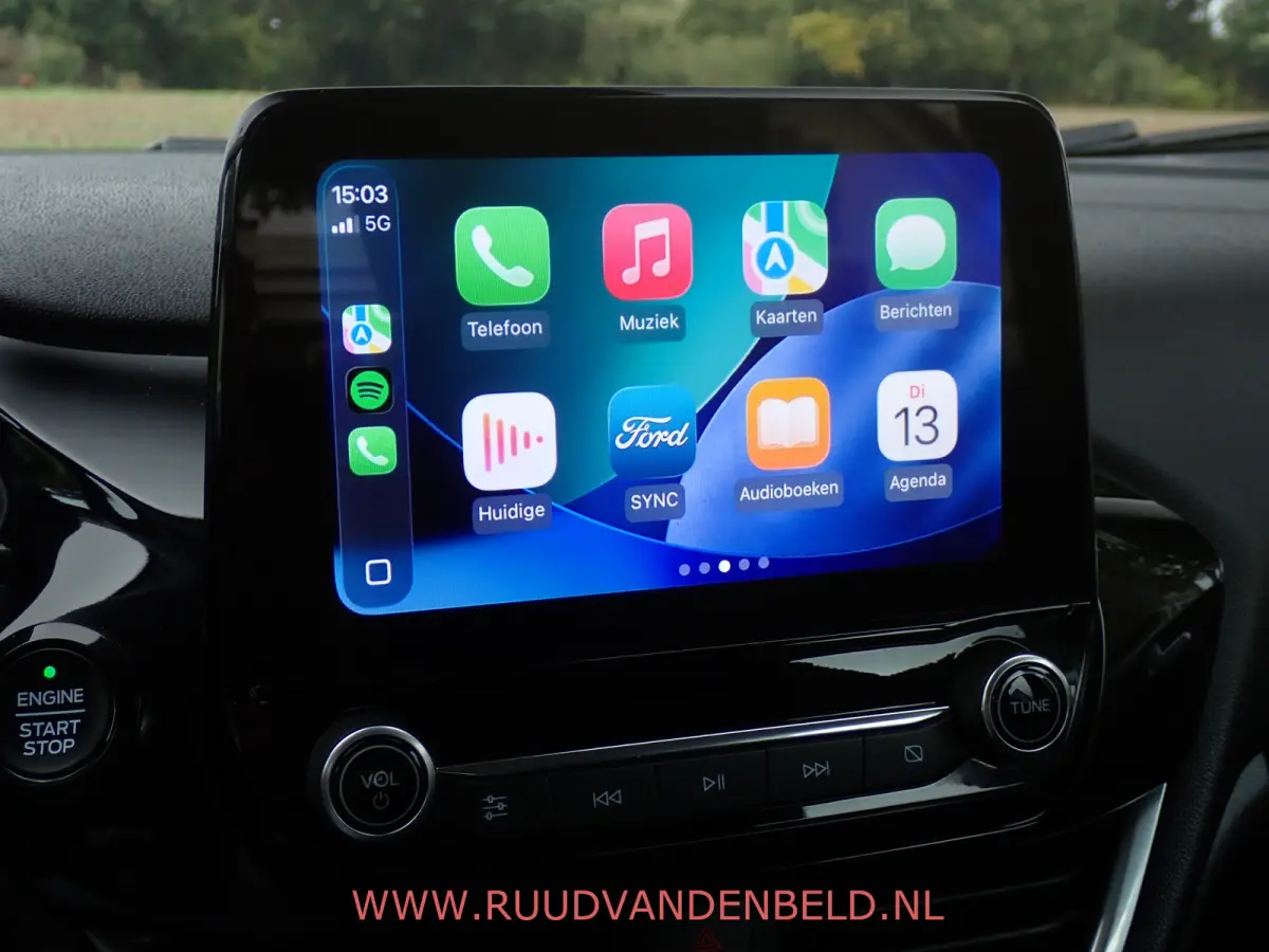 1.0 EcoBoost Titanium CARPLAY/KEYLESS/NAVI/CRUISE/PDC