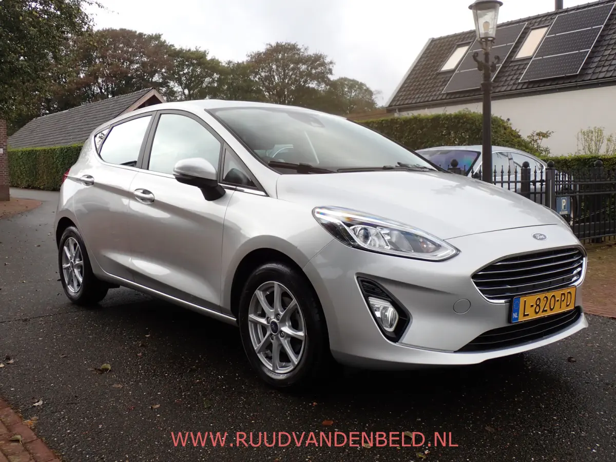 1.0 EcoBoost Titanium CARPLAY/KEYLESS/NAVI/CRUISE/PDC
