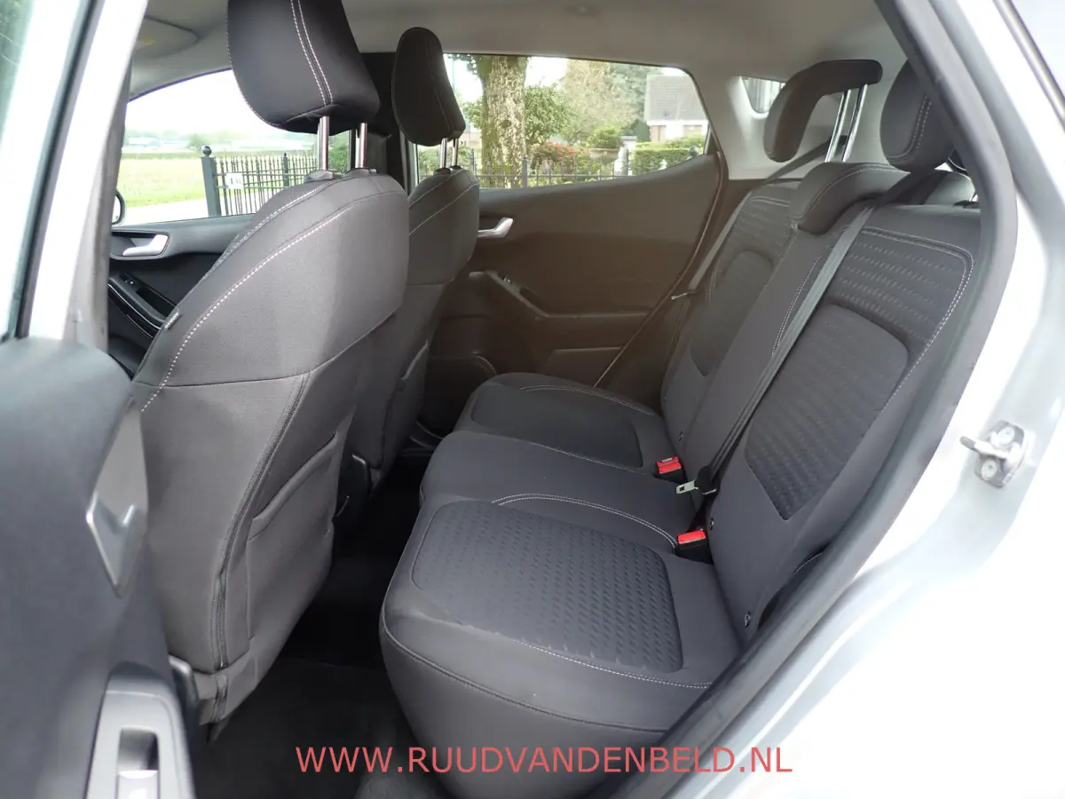 1.0 EcoBoost Titanium CARPLAY/KEYLESS/NAVI/CRUISE/PDC