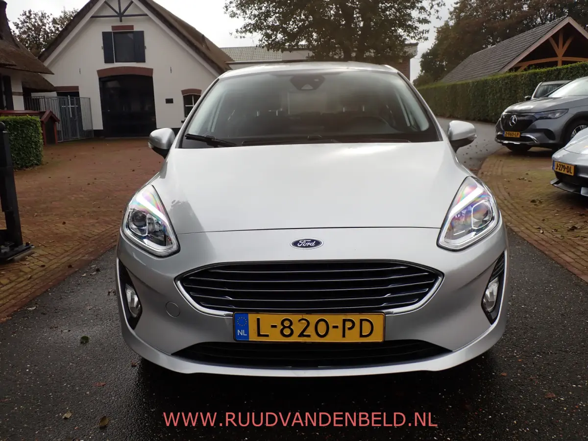 1.0 EcoBoost Titanium CARPLAY/KEYLESS/NAVI/CRUISE/PDC